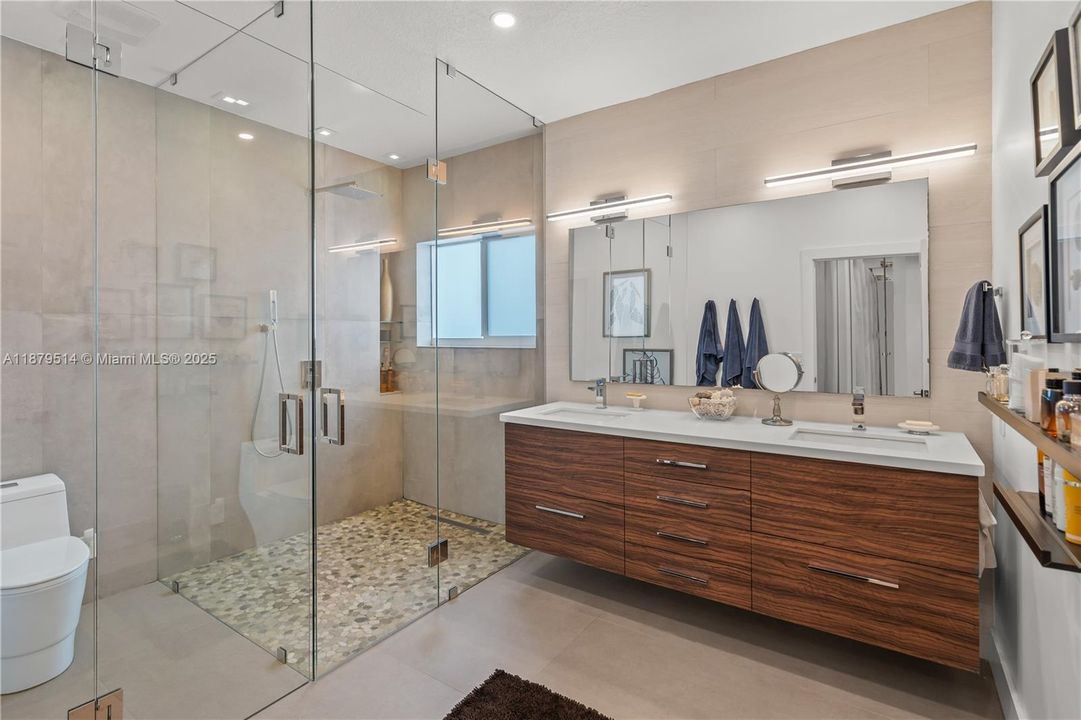 For Sale: $1,295,000 (4 beds, 3 baths, 2401 Square Feet)