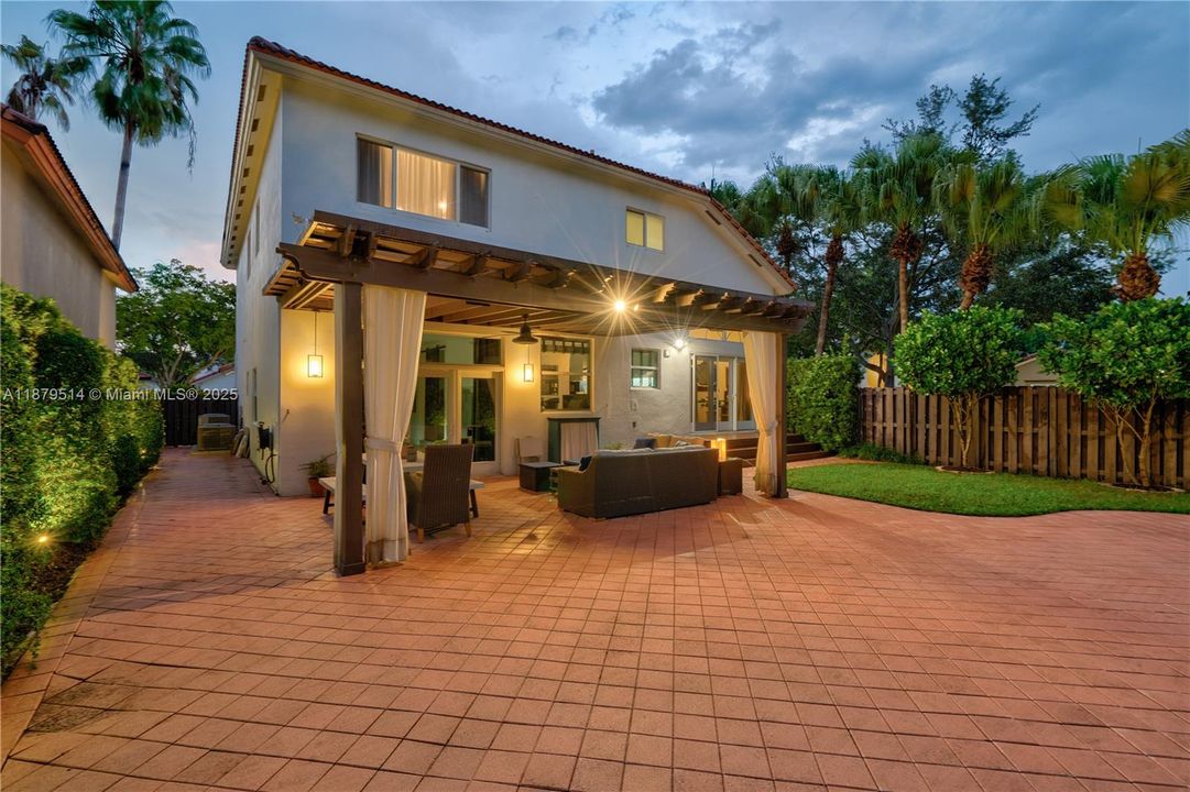 For Sale: $1,295,000 (4 beds, 3 baths, 2401 Square Feet)