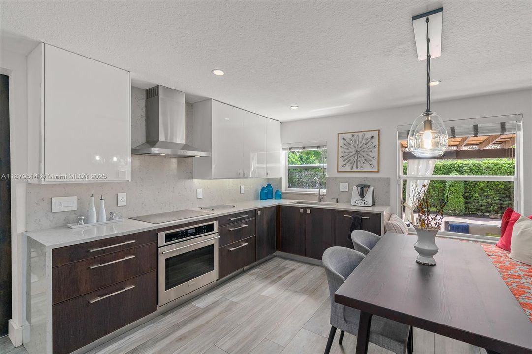 For Sale: $1,295,000 (4 beds, 3 baths, 2401 Square Feet)