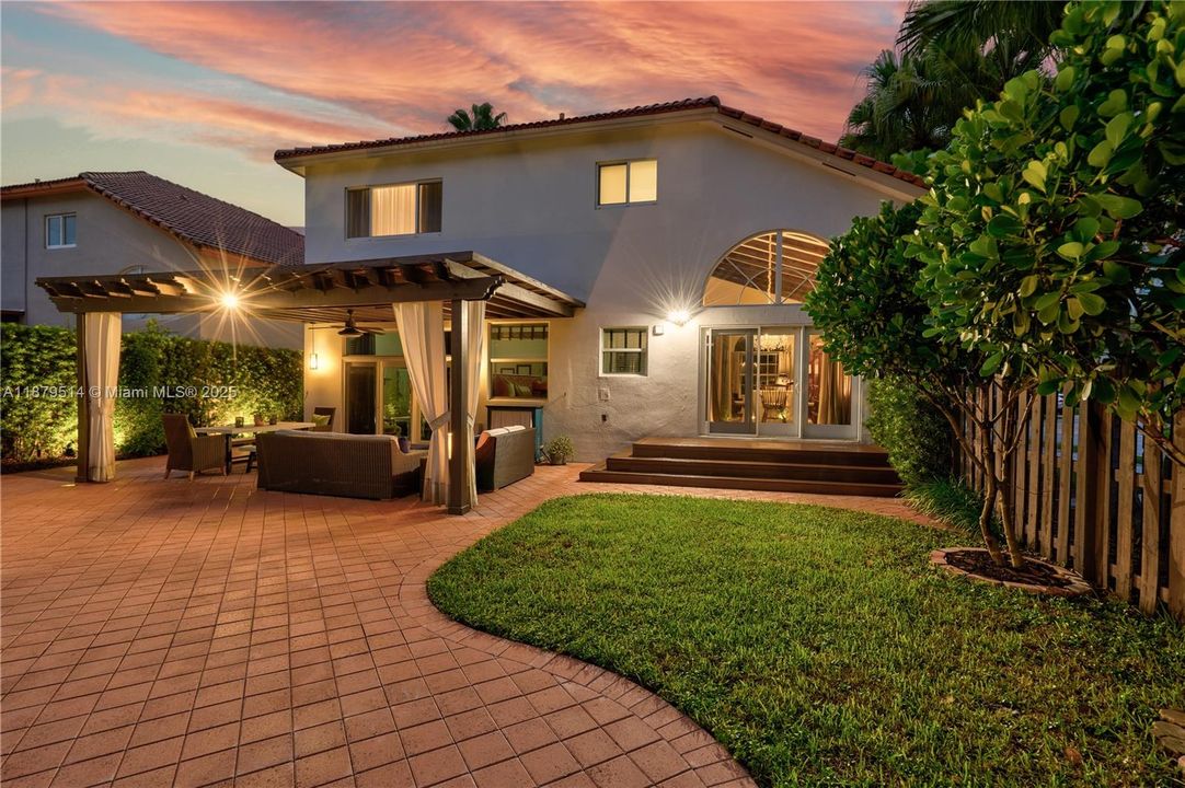 For Sale: $1,295,000 (4 beds, 3 baths, 2401 Square Feet)