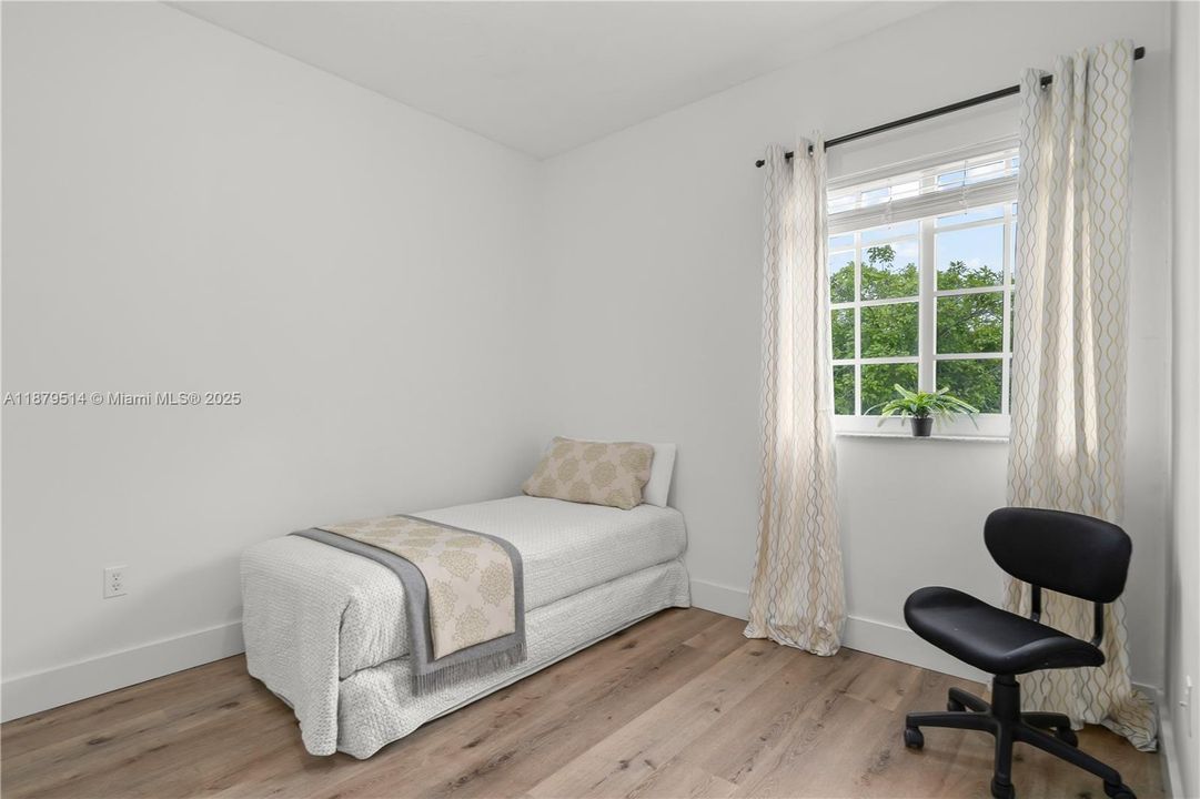 For Sale: $1,295,000 (4 beds, 3 baths, 2401 Square Feet)