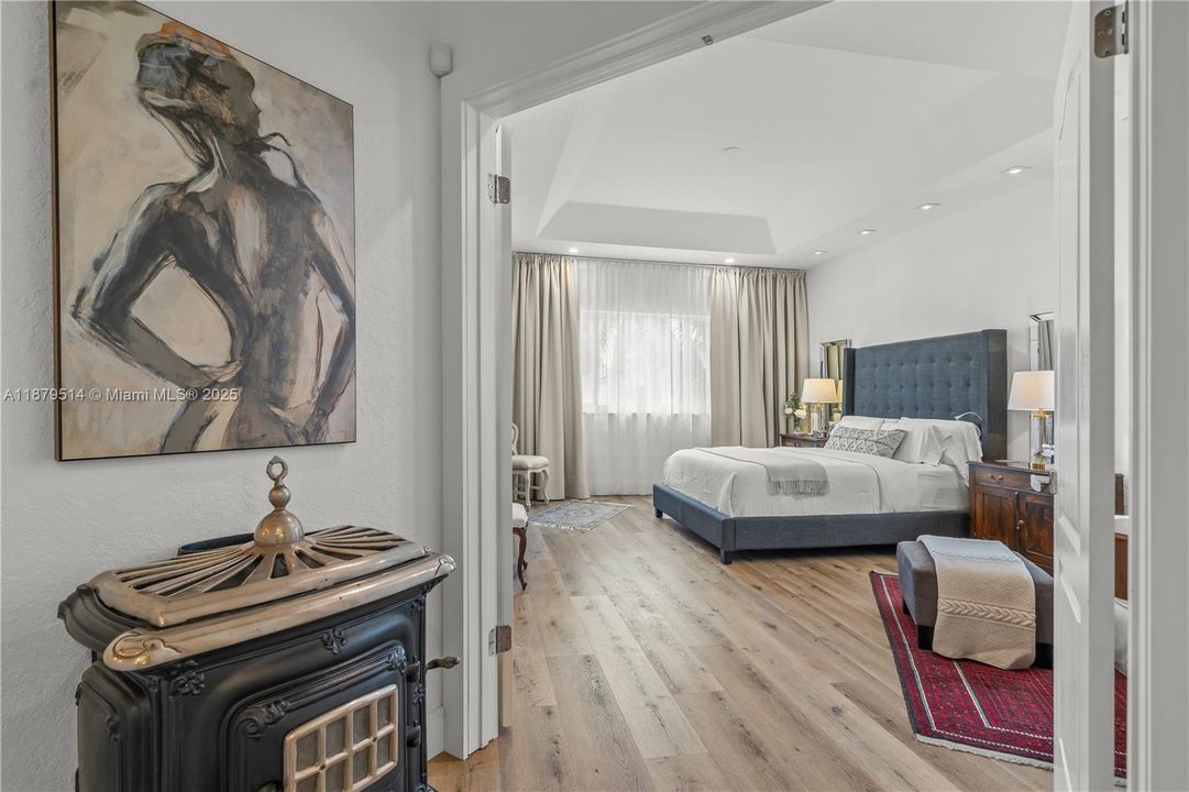 For Sale: $1,295,000 (4 beds, 3 baths, 2401 Square Feet)