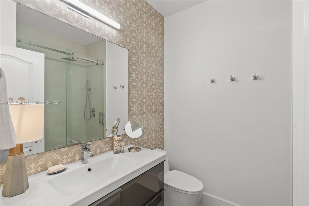 For Sale: $1,295,000 (4 beds, 3 baths, 2401 Square Feet)