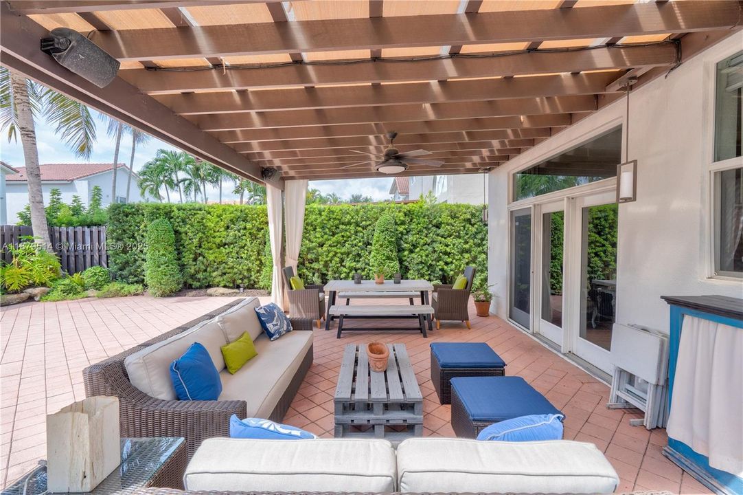 For Sale: $1,295,000 (4 beds, 3 baths, 2401 Square Feet)