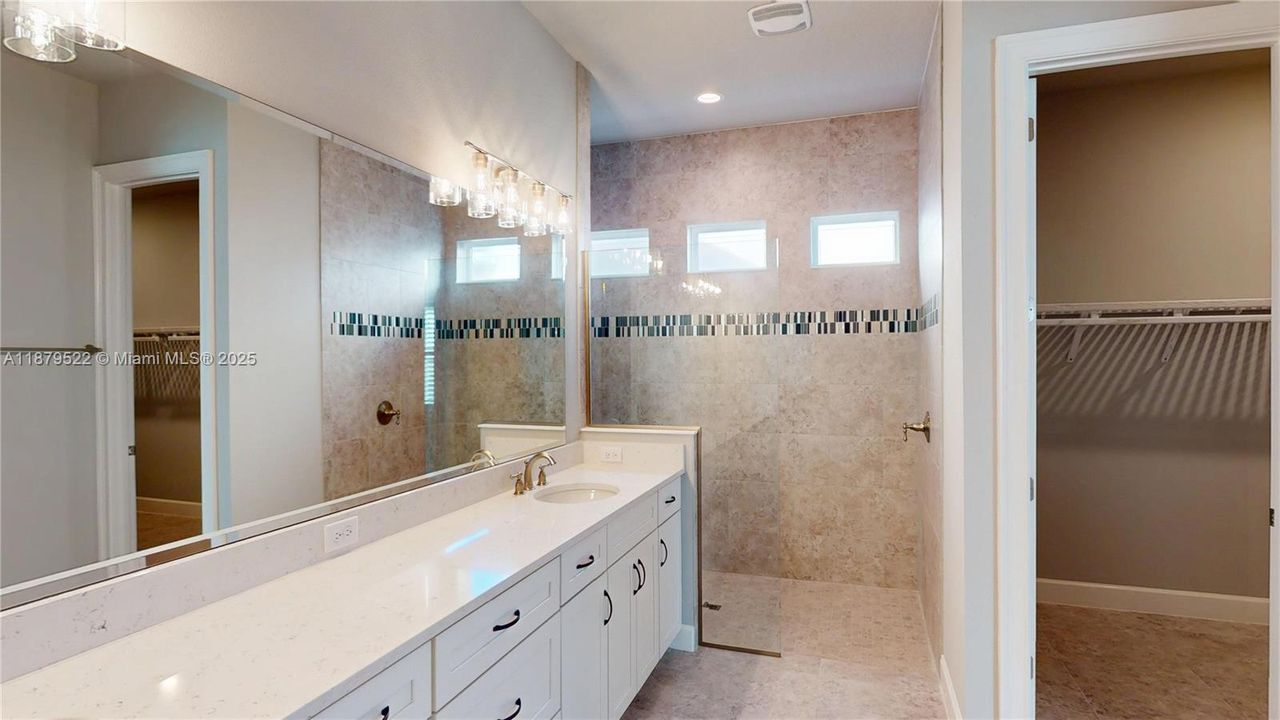 待售: $899,900 (4 贝兹, 3 浴室, 0 平方英尺)