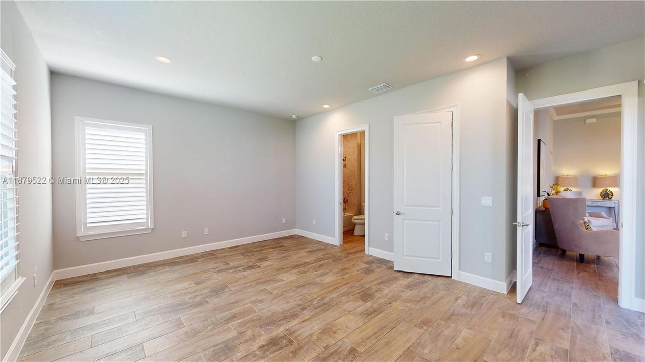 待售: $899,900 (4 贝兹, 3 浴室, 0 平方英尺)