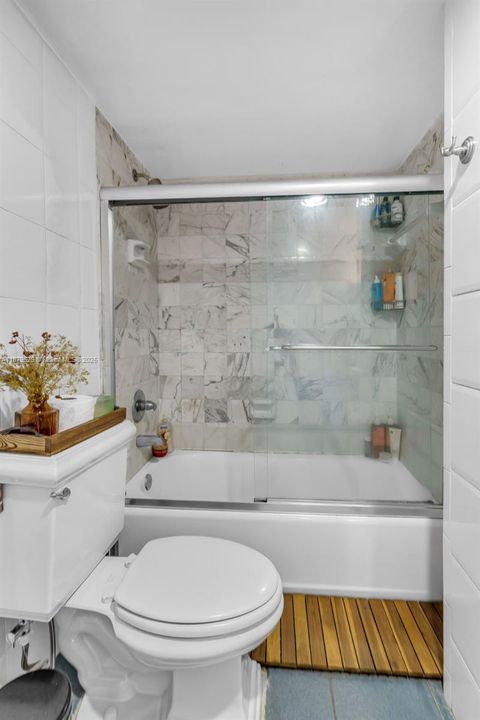 待售: $425,000 (1 贝兹, 1 浴室, 890 平方英尺)