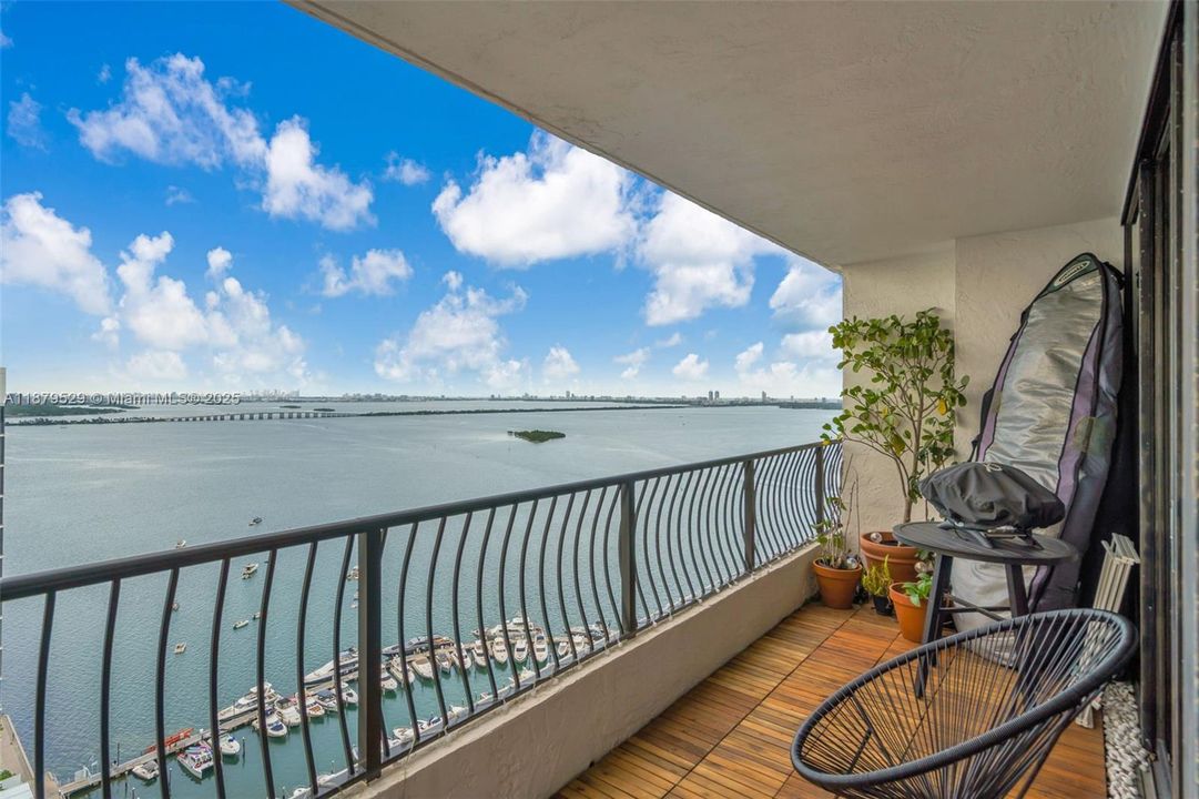 待售: $425,000 (1 贝兹, 1 浴室, 890 平方英尺)