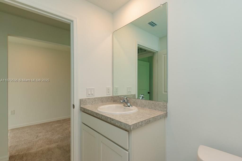 Activo con contrato: $294,990 (4 camas, 2 baños, 0 Pies cuadrados)