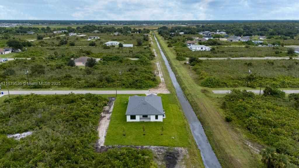 Activo con contrato: $294,990 (4 camas, 2 baños, 0 Pies cuadrados)