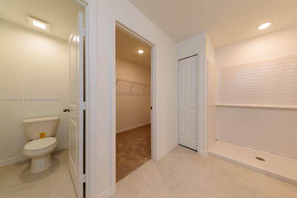 Activo con contrato: $294,990 (4 camas, 2 baños, 0 Pies cuadrados)