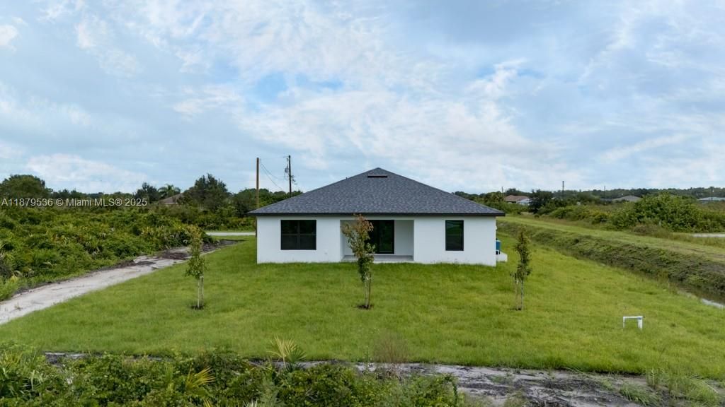 Activo con contrato: $294,990 (4 camas, 2 baños, 0 Pies cuadrados)