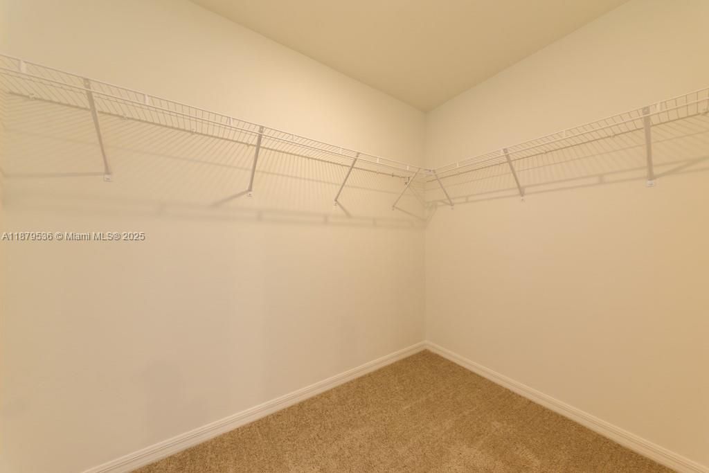 Activo con contrato: $294,990 (4 camas, 2 baños, 0 Pies cuadrados)