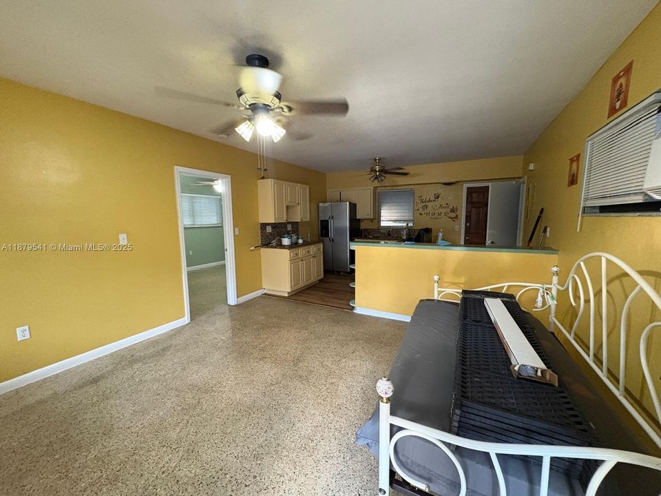 Active With Contract: $1,700 (1 beds, 1 baths, 1803 Square Feet)