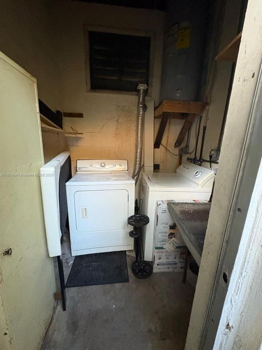 Active With Contract: $1,700 (1 beds, 1 baths, 1803 Square Feet)