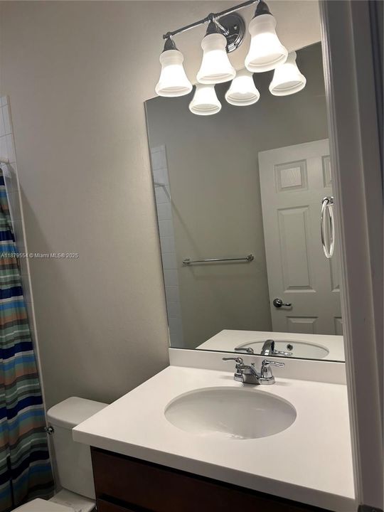 Недавно арендовано: $2,800 (4 спален, 3 ванн, 1975 Квадратных фут)