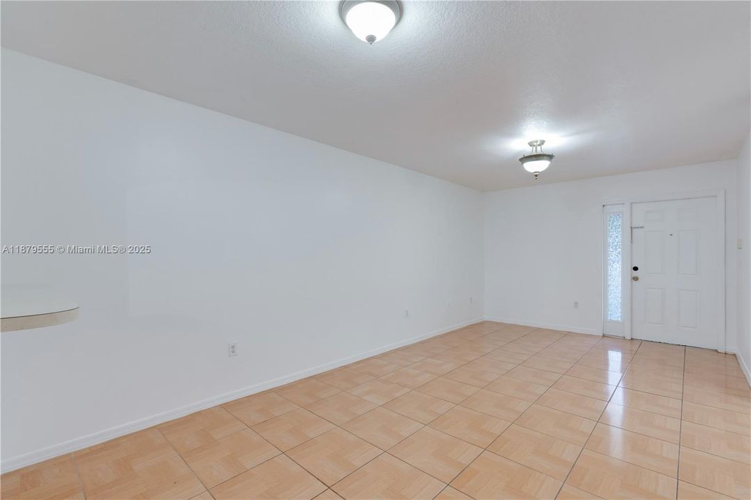 For Sale: $189,000 (2 beds, 2 baths, 822 Square Feet)