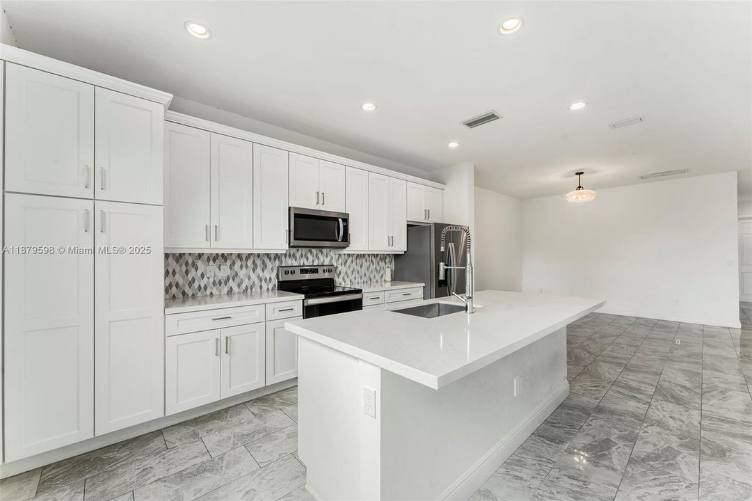 待售: $575,000 (3 贝兹, 2 浴室, 1787 平方英尺)