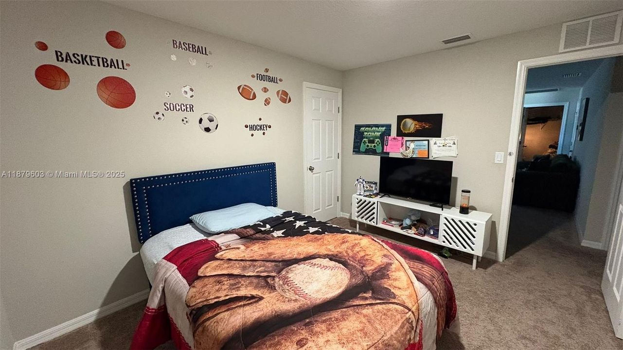 В аренду: $2,450 (4 спален, 2 ванн, 0 Квадратных фут)