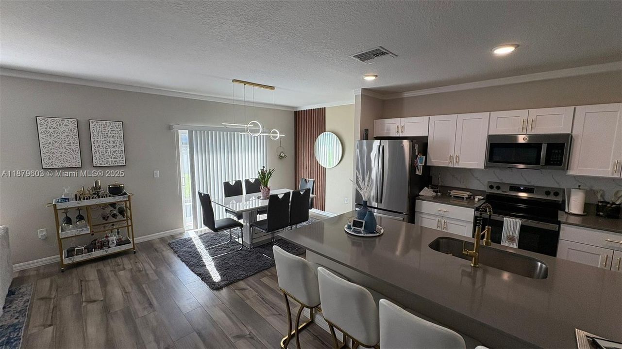 В аренду: $2,450 (4 спален, 2 ванн, 0 Квадратных фут)