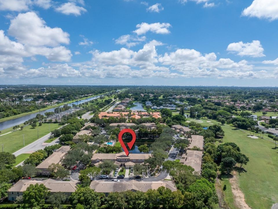 На продажу: $399,999 (2 спален, 2 ванн, 1155 Квадратных фут)