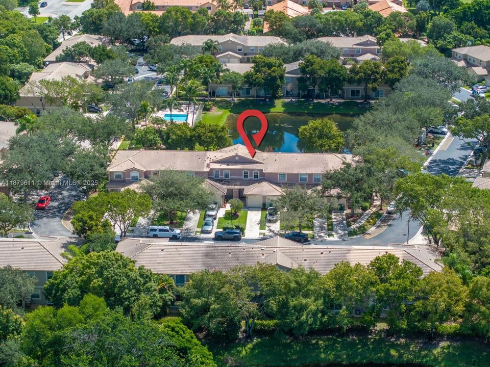 На продажу: $399,999 (2 спален, 2 ванн, 1155 Квадратных фут)