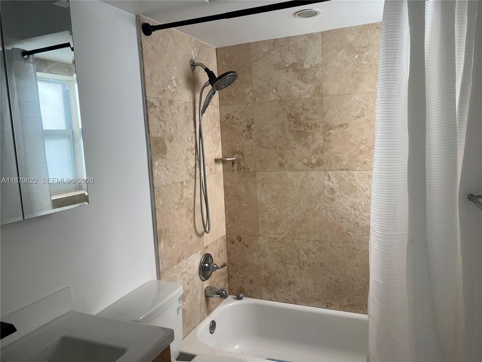 Recently Sold: $397,000 (1 beds, 1 baths, 666 Square Feet)