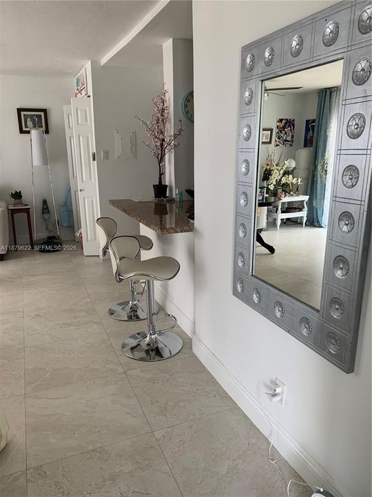 Recently Sold: $397,000 (1 beds, 1 baths, 666 Square Feet)