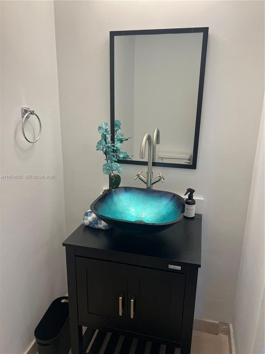 Recently Sold: $397,000 (1 beds, 1 baths, 666 Square Feet)