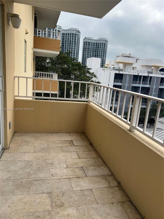 Recently Sold: $397,000 (1 beds, 1 baths, 666 Square Feet)