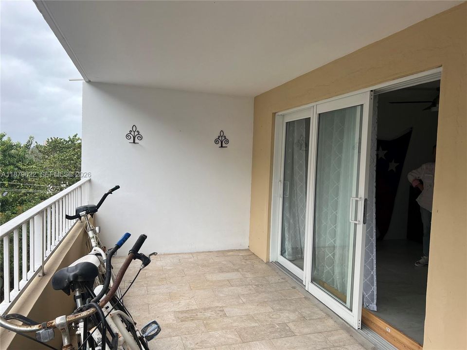 Recently Sold: $397,000 (1 beds, 1 baths, 666 Square Feet)