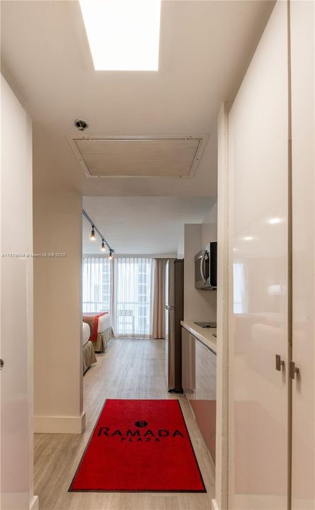 待售: $189,000 (0 贝兹, 1 浴室, 360 平方英尺)