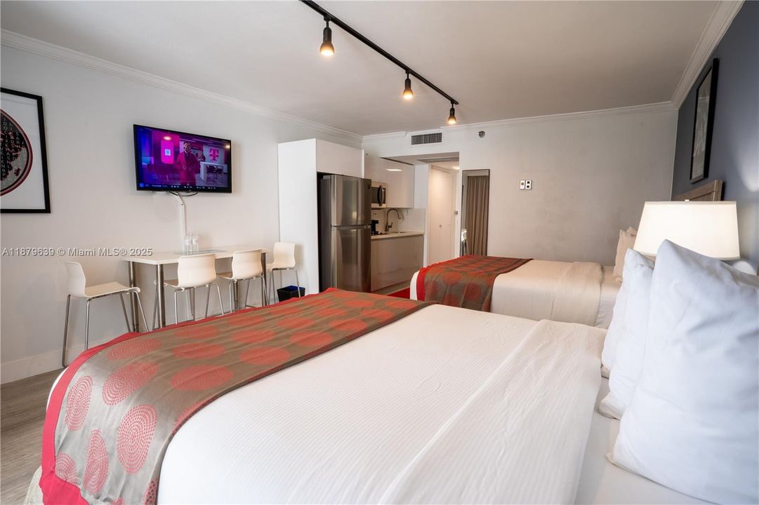 待售: $189,000 (0 贝兹, 1 浴室, 360 平方英尺)