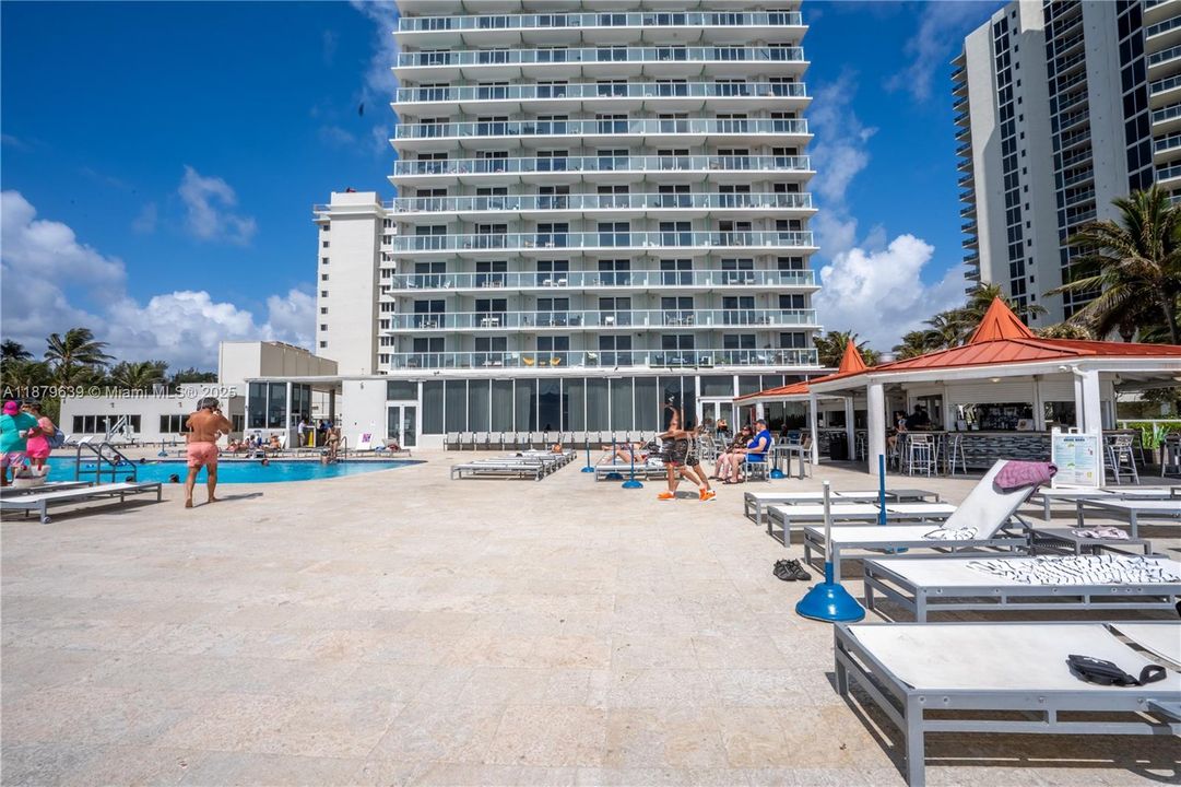 待售: $189,000 (0 贝兹, 1 浴室, 360 平方英尺)