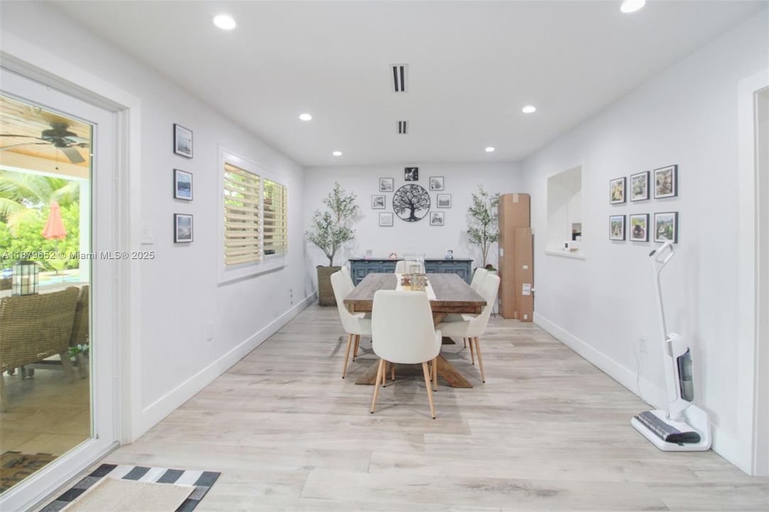 待售: $930,000 (3 贝兹, 2 浴室, 1491 平方英尺)