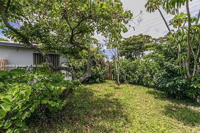 Под контрактом: $2,790 (2 спален, 2 ванн, 1590 Квадратных фут)