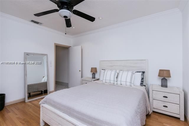 Под контрактом: $2,790 (2 спален, 2 ванн, 1590 Квадратных фут)