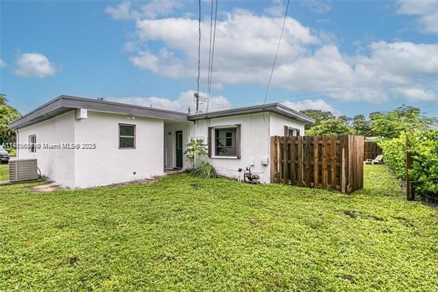 Под контрактом: $2,790 (2 спален, 2 ванн, 1590 Квадратных фут)