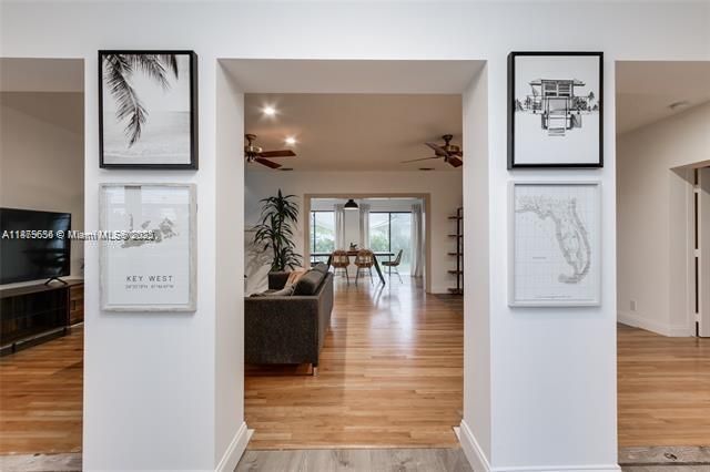 Под контрактом: $2,790 (2 спален, 2 ванн, 1590 Квадратных фут)