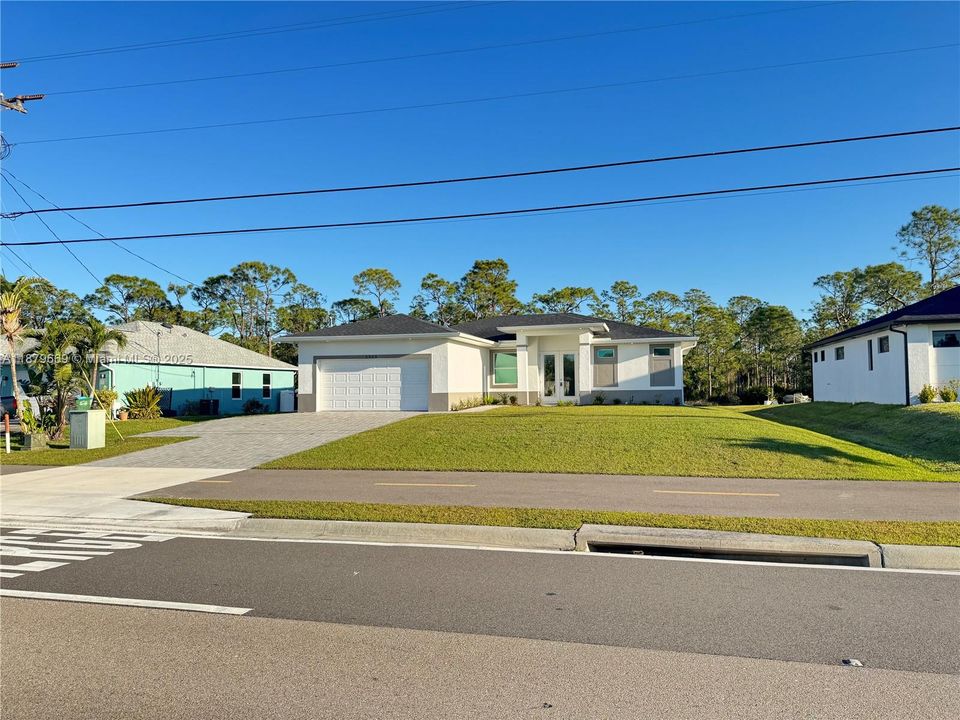 For Sale: $379,990 (3 beds, 2 baths, 1686 Square Feet)