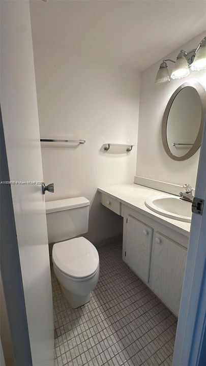 待售: $190,000 (1 贝兹, 1 浴室, 1038 平方英尺)