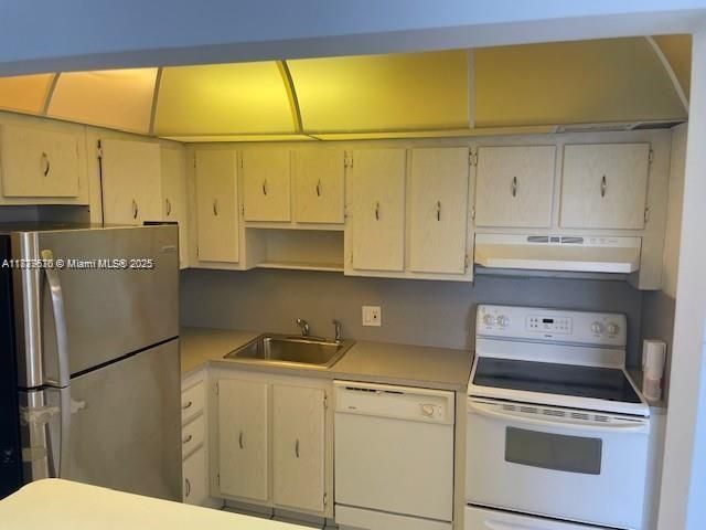 待售: $190,000 (1 贝兹, 1 浴室, 1038 平方英尺)