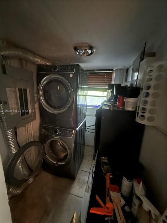 Activo con contrato: $1,749,000 (3 camas, 3 baños, 1700 Pies cuadrados)