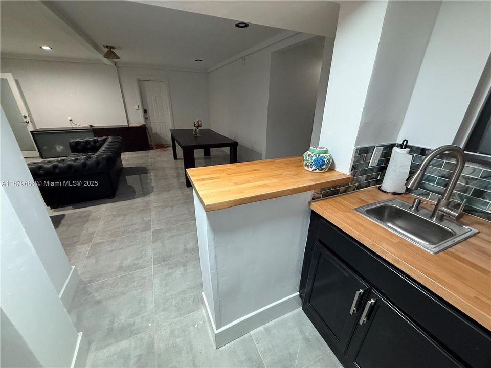 Activo con contrato: $1,749,000 (3 camas, 3 baños, 1700 Pies cuadrados)