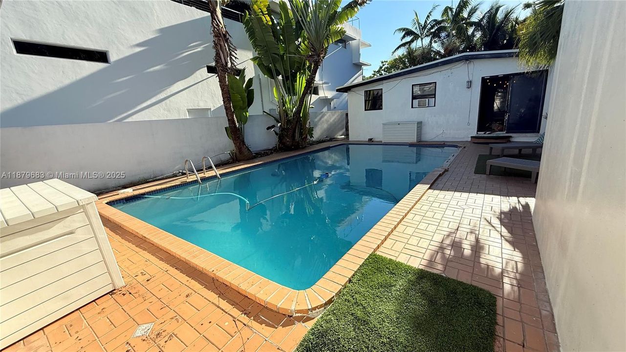 Activo con contrato: $1,749,000 (3 camas, 3 baños, 1700 Pies cuadrados)