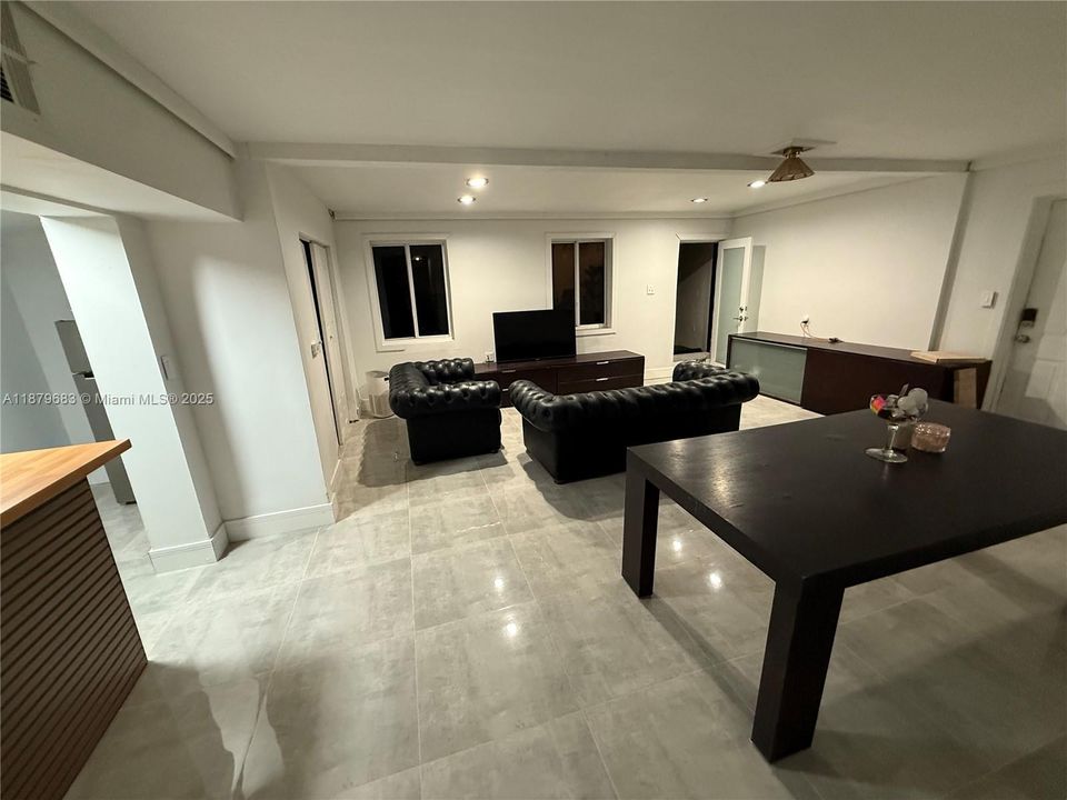 Activo con contrato: $1,749,000 (3 camas, 3 baños, 1700 Pies cuadrados)