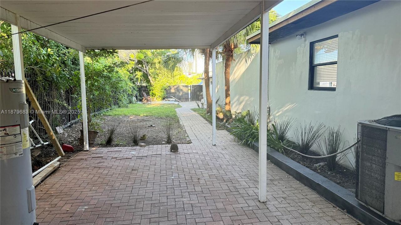 Activo con contrato: $1,749,000 (3 camas, 3 baños, 1700 Pies cuadrados)