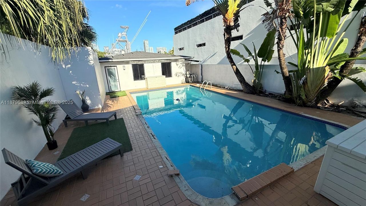 Activo con contrato: $1,749,000 (3 camas, 3 baños, 1700 Pies cuadrados)