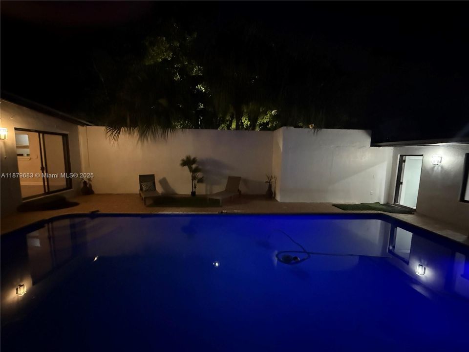 Activo con contrato: $1,749,000 (3 camas, 3 baños, 1700 Pies cuadrados)