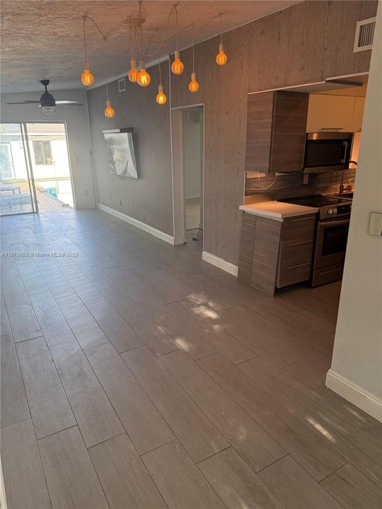 Activo con contrato: $1,749,000 (3 camas, 3 baños, 1700 Pies cuadrados)